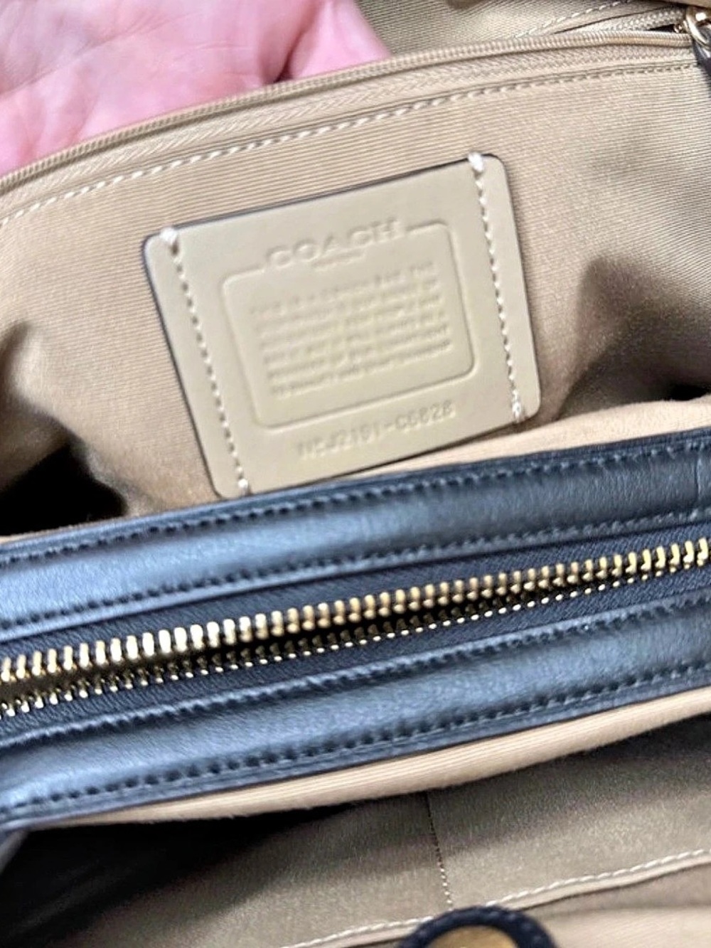 Coach Kristy Shoulder Bag in Colorblock Pebbled Leather - Picture 5 of 7
